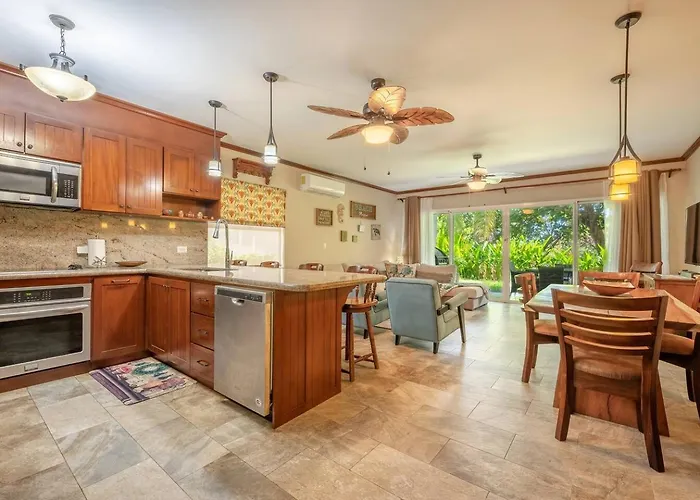 Beautiful Beachfront 2br Condo, With Full Kitchen Apartahotel