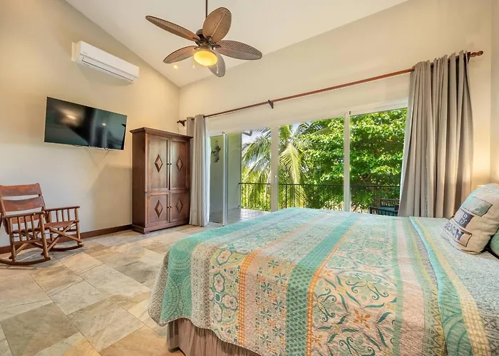 Apartahotel Beautiful Beachfront 2br Condo, With Full Kitchen