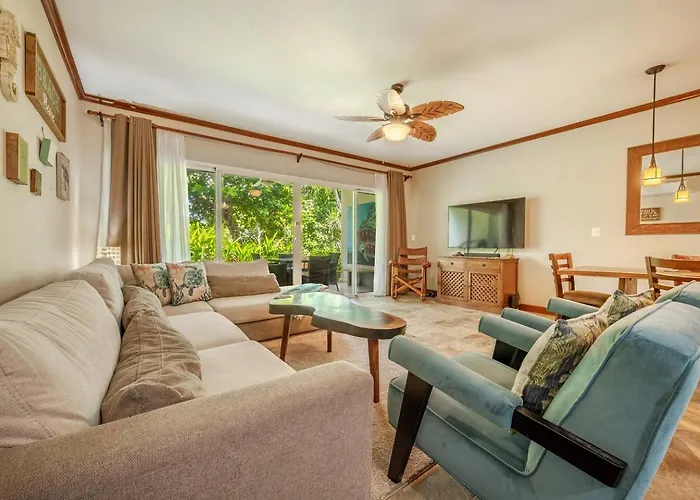 Beautiful Beachfront 2br Condo, With Full Kitchen