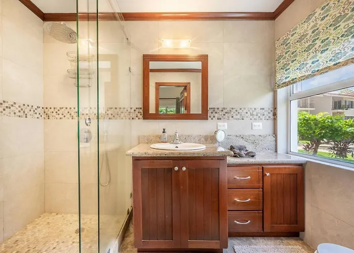 Beautiful Beachfront 2br Condo, With Full Kitchen Apartahotel