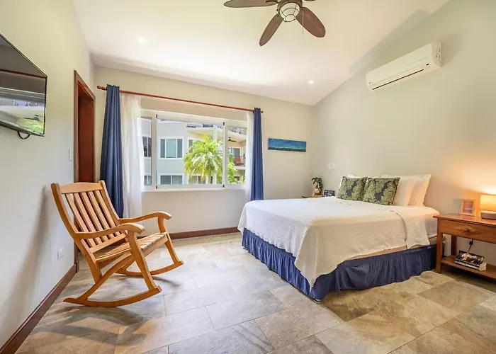 Beautiful Beachfront 2br Condo, With Full Kitchen Apartahotel Tamarindo