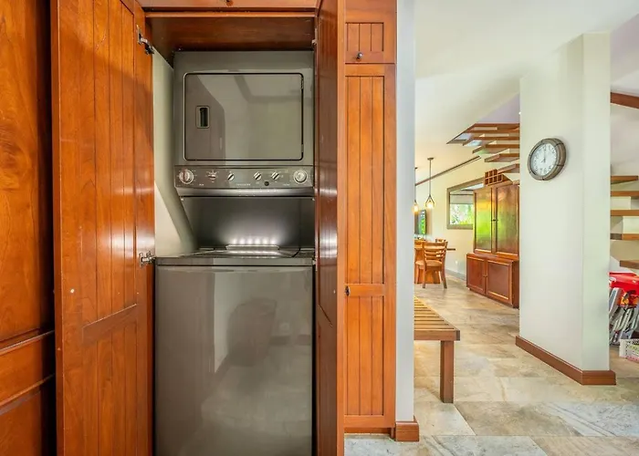 Beautiful Beachfront 2br Condo, With Full Kitchen Apartahotel