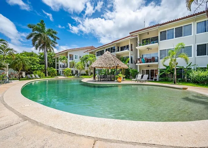 Beautiful Beachfront 2br Condo, With Full Kitchen